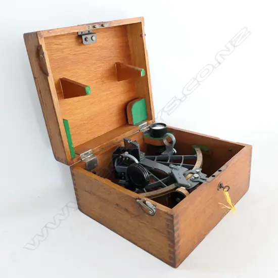 TAMAYA SEXTANT, GREY PAINTED FRAME, BATTERY ILLUMINATED ARC, ONLY ONE SCOPE, IN BOX